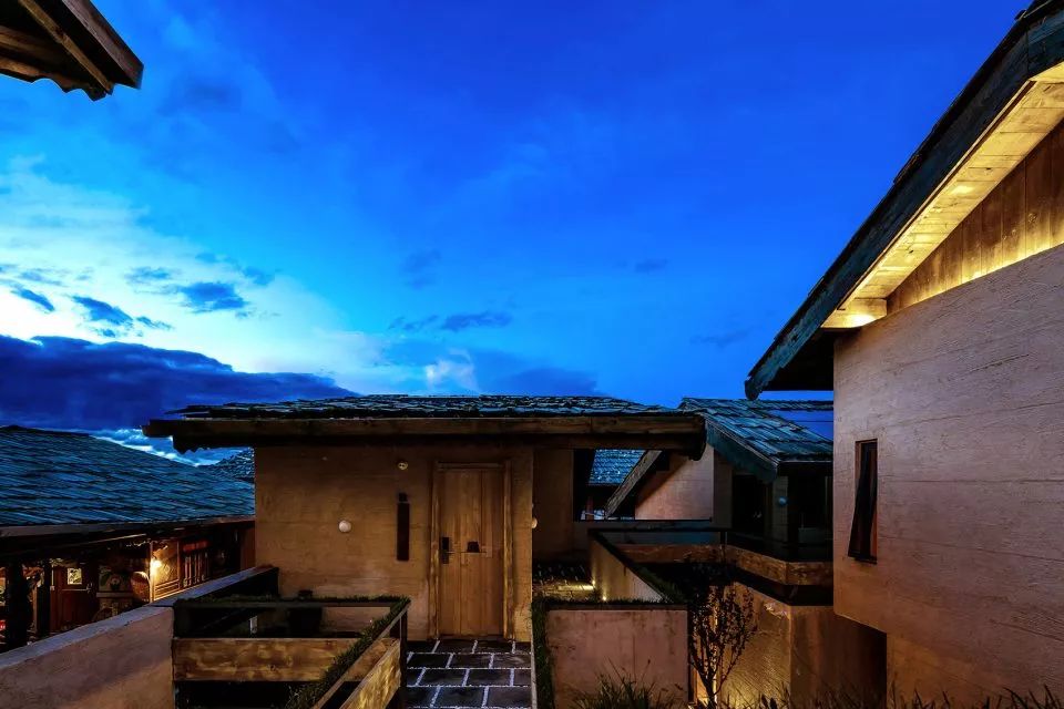 香格里拉·言?意，頗有古代山水畫的意境