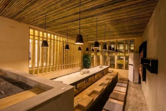 香格里拉·言?意，頗有古代山水畫的意境