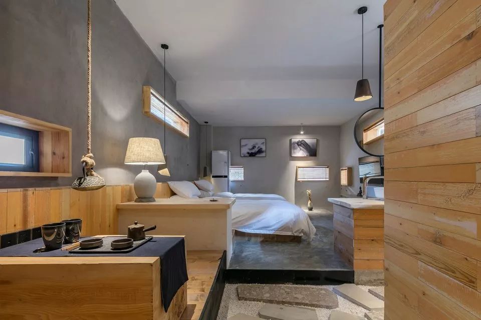 香格里拉·言?意，頗有古代山水畫(huà)的意境