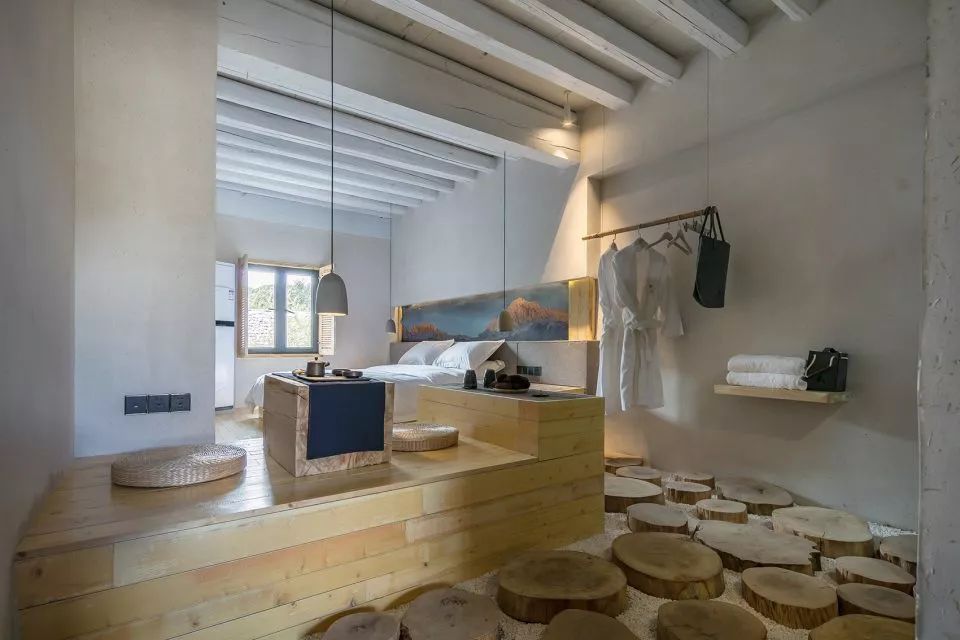 香格里拉·言?意，頗有古代山水畫(huà)的意境