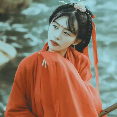 烈焰紅衣女生頭像，唯美古風真人頭像