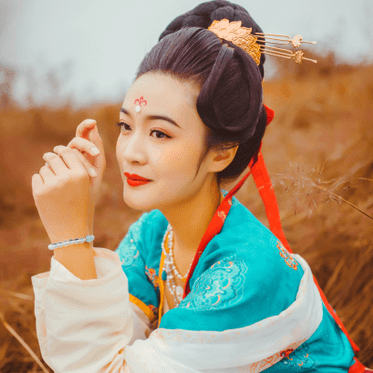 紅妝帶折扇女生頭像，唯美古風(fēng)真人頭像