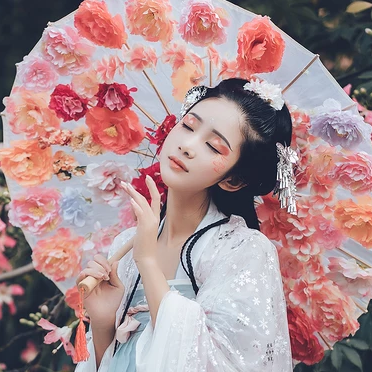 嬌艷粉色桃花女生頭像，唯美古風(fēng)真人頭像