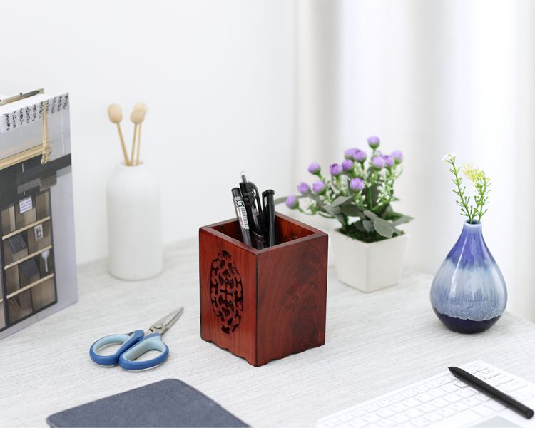 時尚家佳樂文學(xué)花梨木筆筒