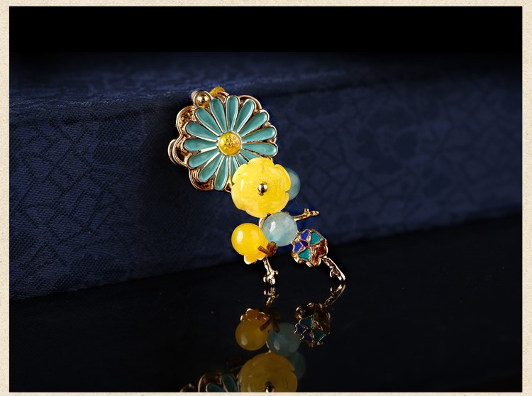 典雅氣質(zhì)胸針，撞色唯美胸花