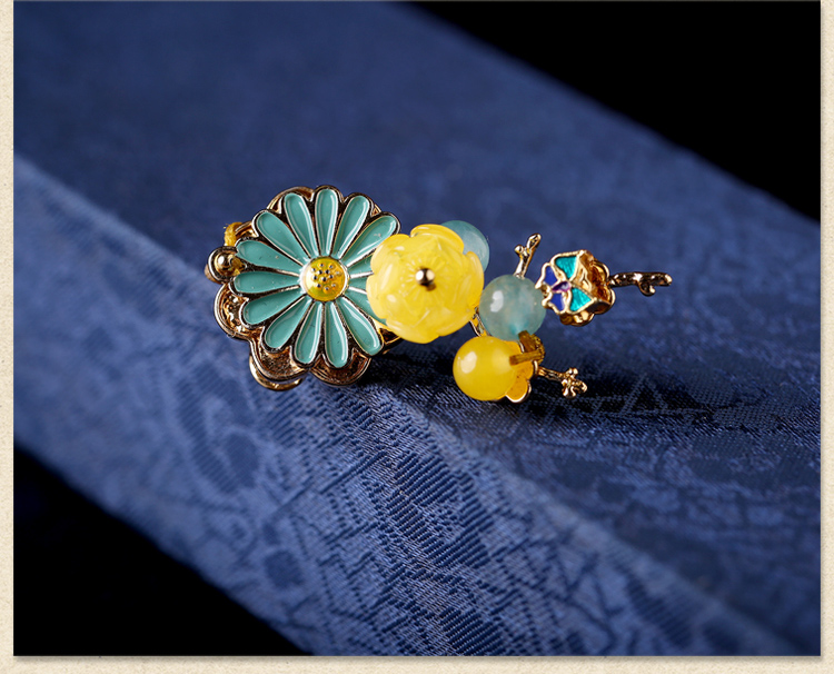 典雅氣質(zhì)胸針，撞色唯美胸花