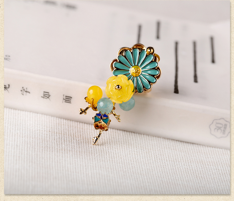 典雅氣質(zhì)胸針，撞色唯美胸花
