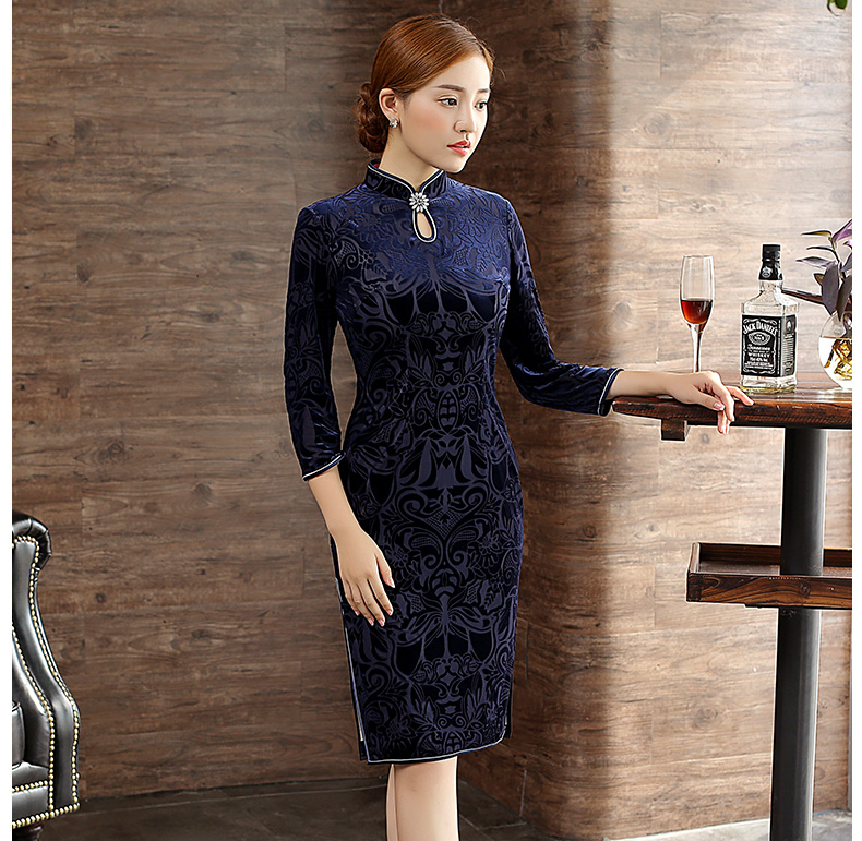 復(fù)古絲絨燒花旗袍，時(shí)尚藍(lán)色中長(zhǎng)款旗袍裙