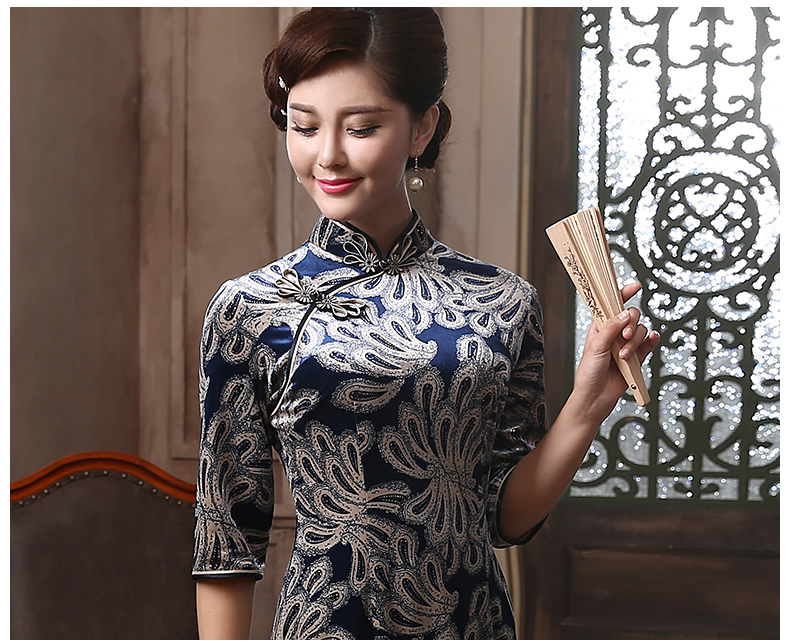 古韻貴媚旗袍，復(fù)古絲絨中袖旗袍裙