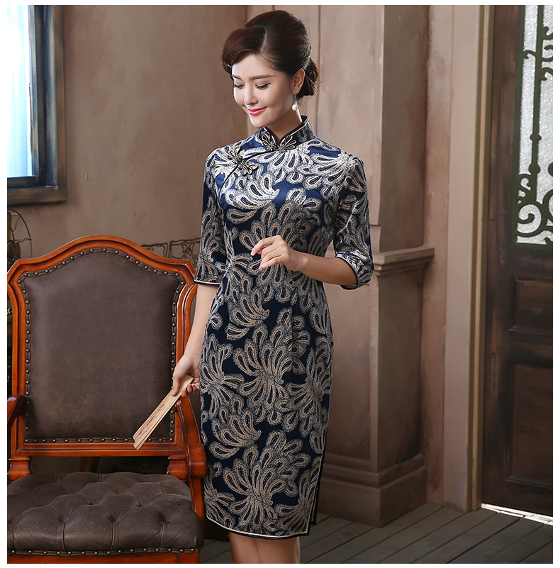 古韻貴媚旗袍，復(fù)古絲絨中袖旗袍裙