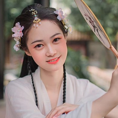 粉嫩花朵少女頭像，唯美古風(fēng)真人頭像