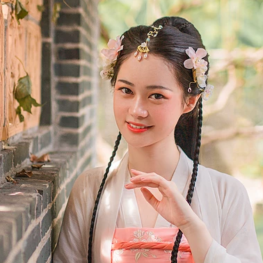 粉嫩花朵少女頭像，唯美古風(fēng)真人頭像