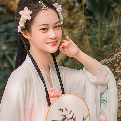 粉嫩花朵少女頭像，唯美古風(fēng)真人頭像