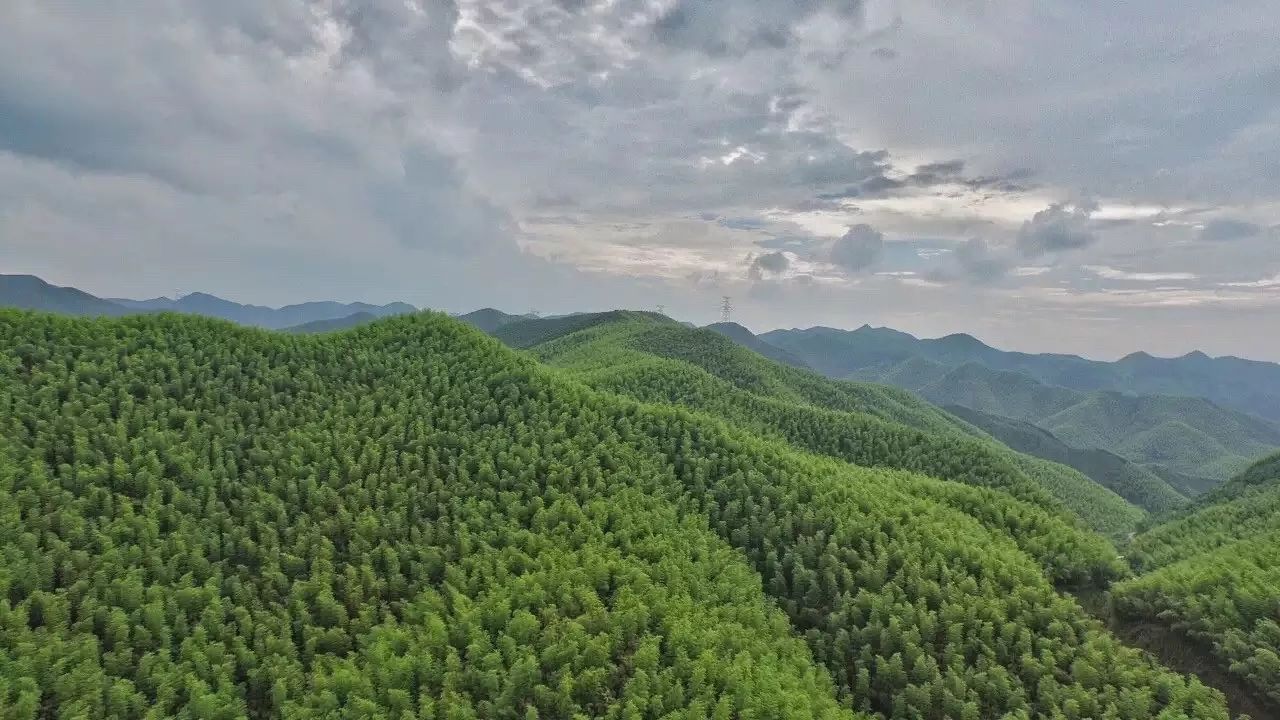 桐廬·云溪上，想要大片的田園被云朵環(huán)繞!
