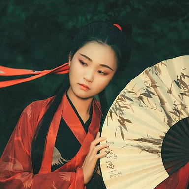 瀟灑霸氣紅衣帶折扇女生頭像，唯美古風真人頭