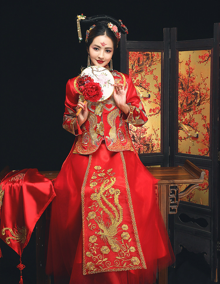 富貴金鳳中式禮服，別致飄帶新娘禮服