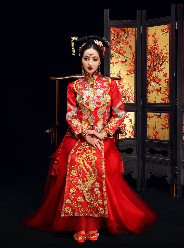 富貴金鳳中式禮服，別致飄帶新娘禮服