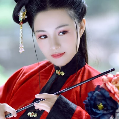 紅衣華服女生頭像，唯美古風(fēng)真人頭像