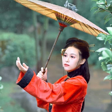 紅衣華服女生頭像，唯美古風(fēng)真人頭像