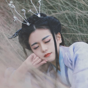 風(fēng)中俠客女生頭像，唯美古風(fēng)真人頭像