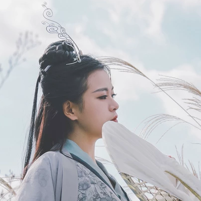 風(fēng)中俠客女生頭像，唯美古風(fēng)真人頭像