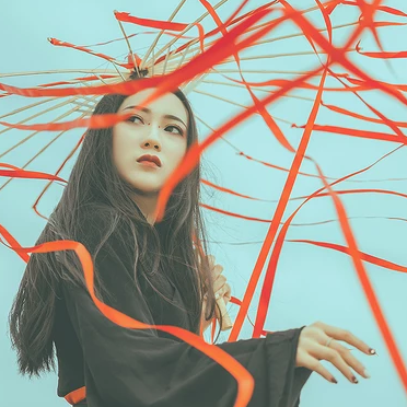 時尚漢服帶折扇女生頭像，唯美古風(fēng)真人頭像