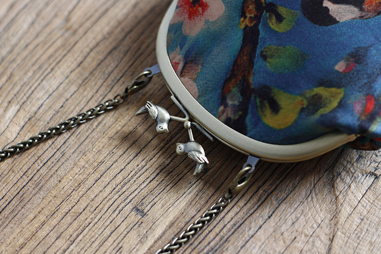 家佳樂文學(xué)元素復(fù)古小鳥斜跨包，唯美手工包