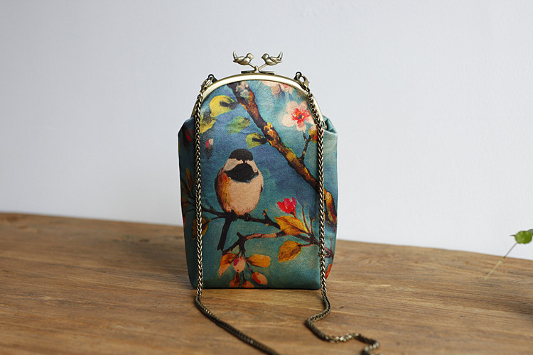 家佳樂文學(xué)元素復(fù)古小鳥斜跨包，唯美手工包