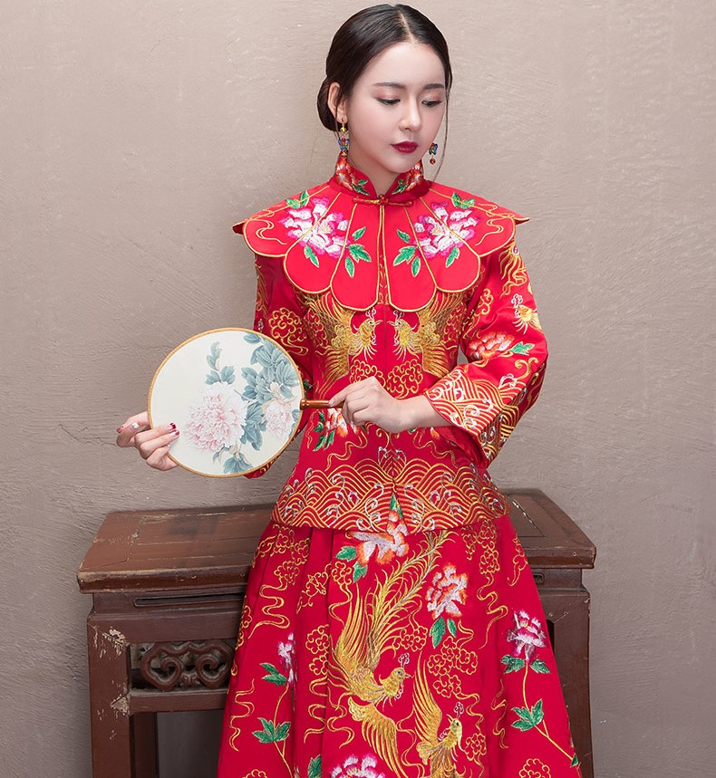 牡丹花領(lǐng)新娘禮服，古典刺繡中式禮服