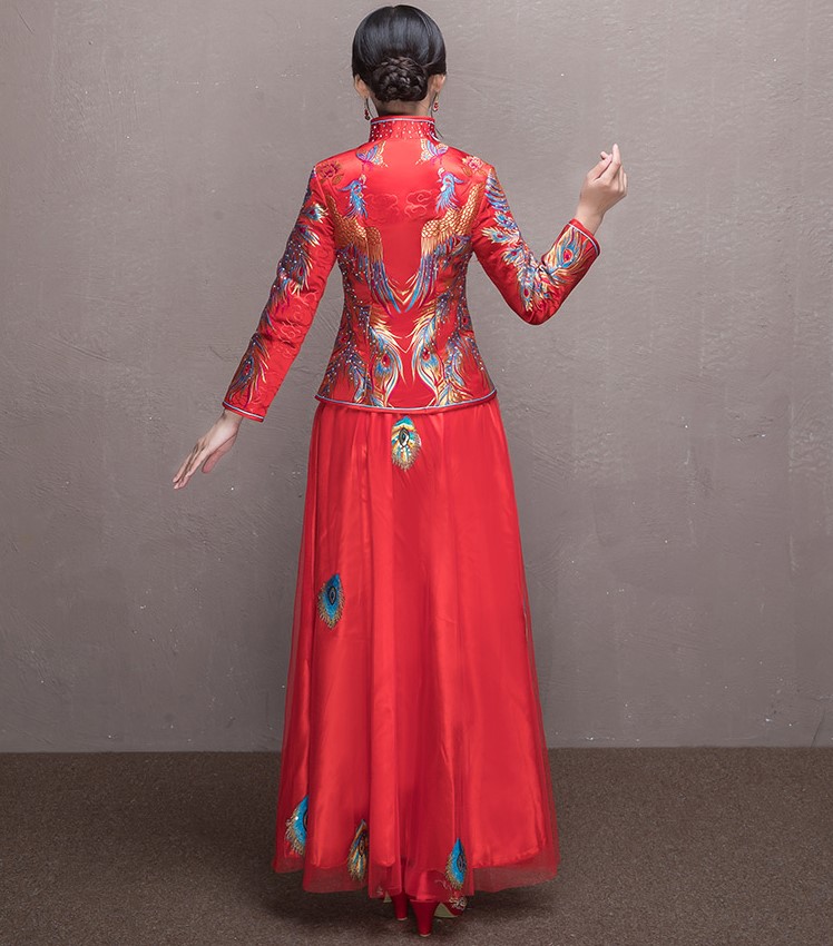 鳳凰刺繡新娘禮服，輕紗裙擺中式禮服