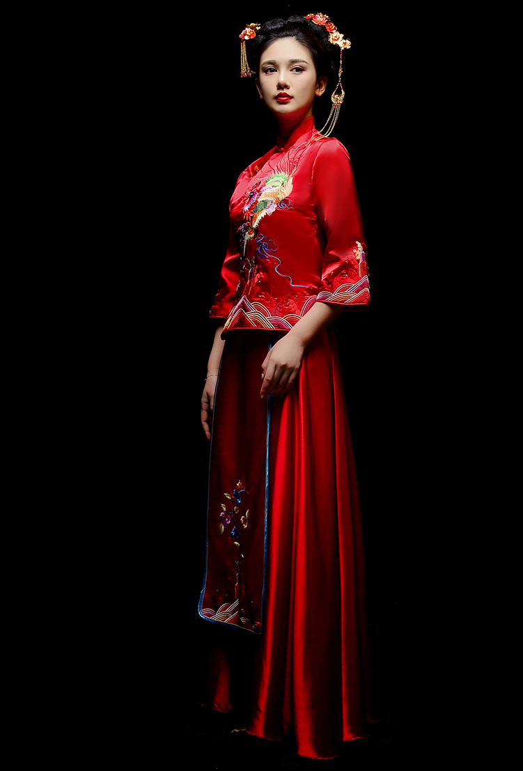 鳳凰刺繡新娘禮服，古典大氣中式禮服