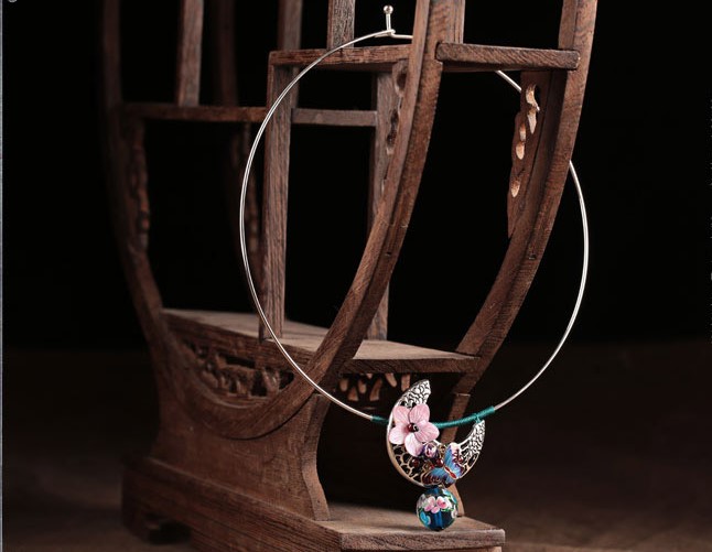 民族風(fēng)項圈月牙吊墜復(fù)古項鏈?zhǔn)罪? src="/wenxue/d/file/bigpic/190404/04/13-1G212145949-50.jpg" / data-dktN="MO2Y1G"><br / data-X3AY="4pcWof">
	<img alt=