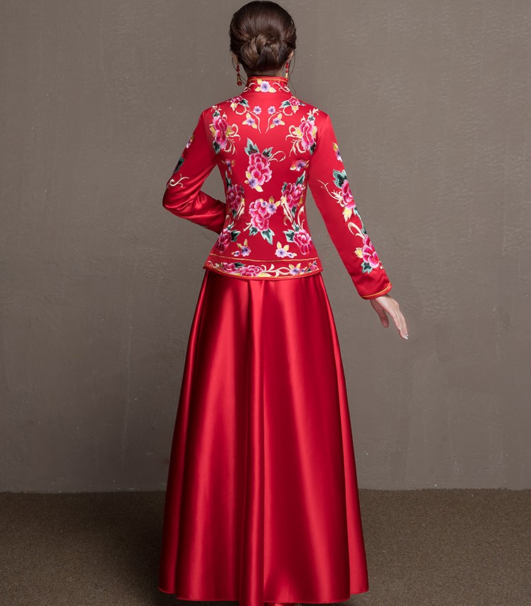 牡丹花新娘結(jié)婚禮服，金風(fēng)裙擺中式禮服