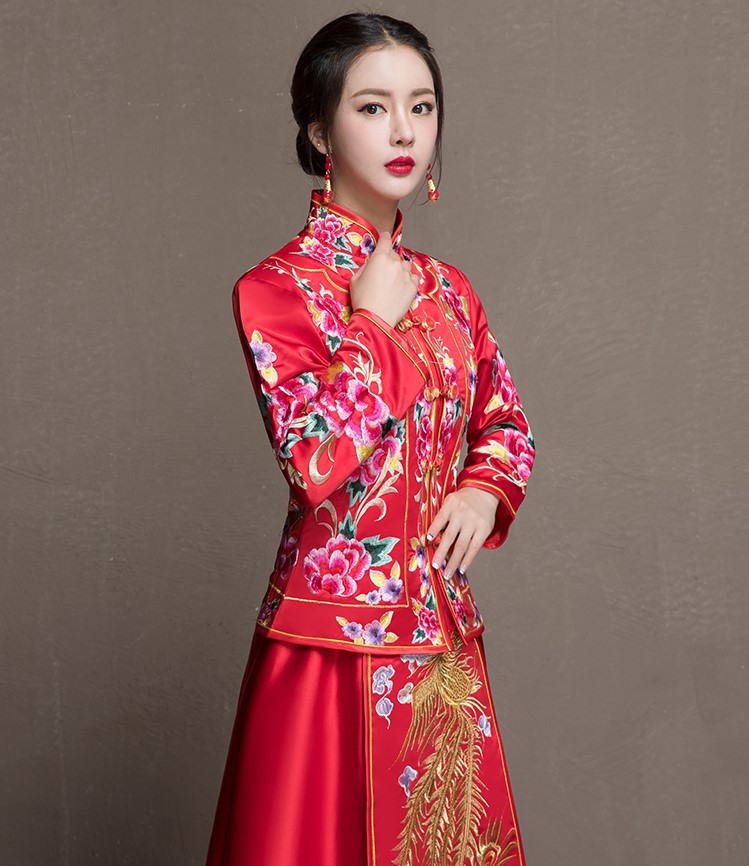 牡丹花新娘結(jié)婚禮服，金風(fēng)裙擺中式禮服