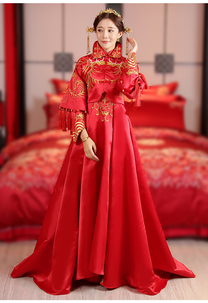 中國(guó)紅氣質(zhì)拖尾新娘禮服,唯美刺繡中式禮服
