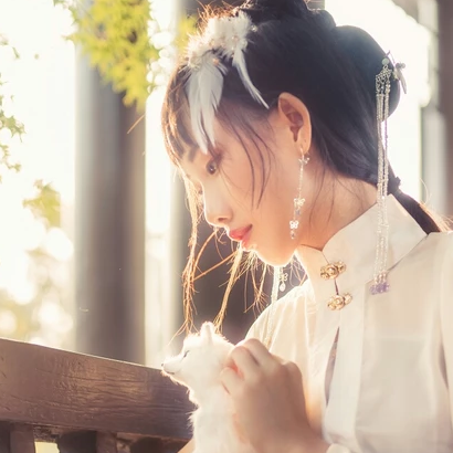 漢服帶寵物女生頭像，唯美古風真人頭像