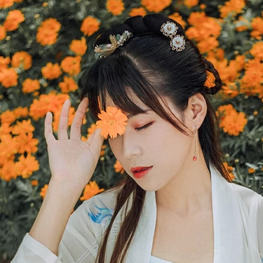 秋菊花香女生頭像，唯美古風真人頭像