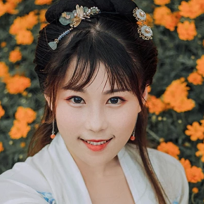 秋菊花香女生頭像，唯美古風真人頭像