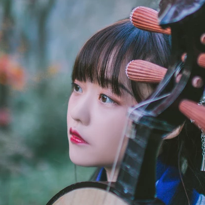 文藝彈琵琶女生頭像，唯美古風(fēng)真人頭像