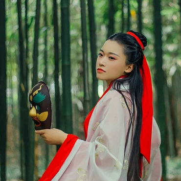 紅衣帶面具扇女生頭像，唯美古風真人頭像