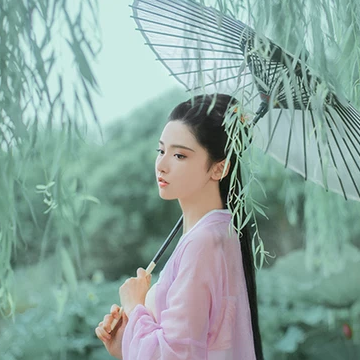 柳下紫衣帶傘頭像，唯美古風(fēng)真人頭像