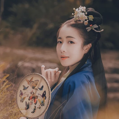 云鶴漢服帶傘頭像，唯美古風(fēng)真人頭像