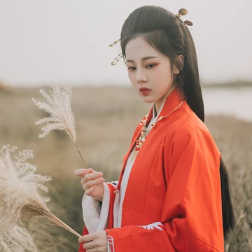 紅衣蒹葭帶傘頭像，唯美古風(fēng)真人頭像