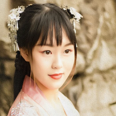 小清新粉衣帶團扇女生頭像，唯美古風真人頭像