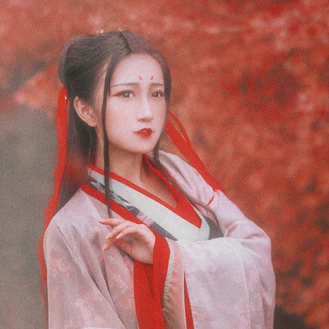 楓葉紅女生頭像，唯美古風真人頭像