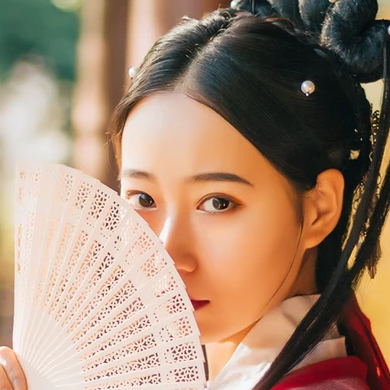 紅紗帶折扇女文藝生頭像，唯美古風(fēng)真人頭像