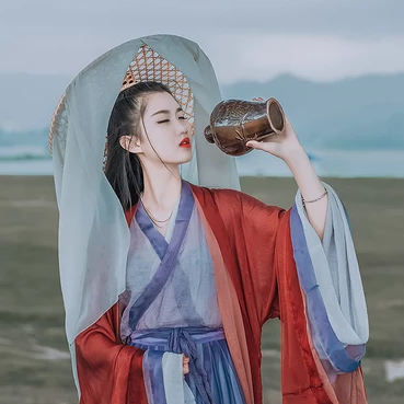 草原喝酒閨蜜頭像，唯美古風(fēng)真人頭像