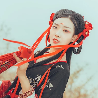 紅妝帶紅傘女生頭像，唯美古風(fēng)真人頭像