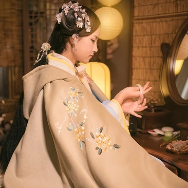 粉色斗篷女生頭像,唯美古風真人頭像