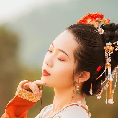 嬌艷文藝女生頭像，唯美古風(fēng)真人頭像